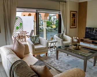 Majorca Apartments by BON Hotels - Cape Town - Bedroom