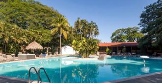 貝斯特韋斯特埃希緹歐賭場酒店 - 賴比瑞亞 - 賴比瑞亞 - 游泳池