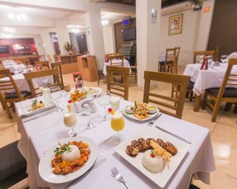 Hoteles Paraiso Trujillo - Trujillo - Nhà hàng