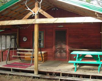 Forest Service Type Cabins 30 Miles outside Missoula-- - Clinton - Patio