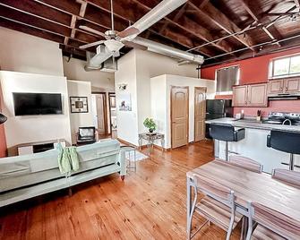 Sleepover 2bd 1ba Condos Downtown Springfield - Springfield
