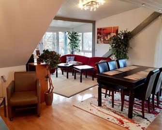 Appartment Döllinger Messe Fränkisches Seenland - Schwabach - Wohnzimmer