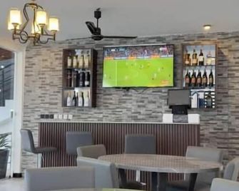 Newport Hotel - Atimpoku - Bar