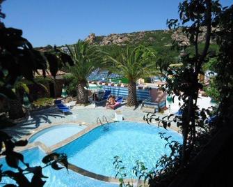 La Jacia Hotel & Resort - Arzachena - Pool