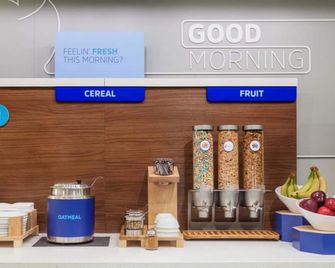 Holiday Inn Express & Suites Clarion By IHG - Clarion - Buffet