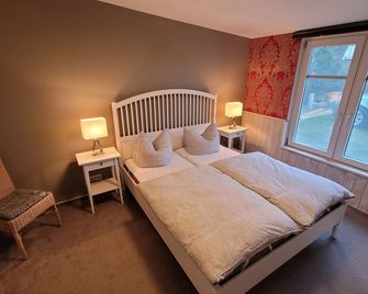 Vacation home garden house with rustic Charm; pets by arrangement (approx. 66 sqm) - Wieck am Darß - Schlafzimmer