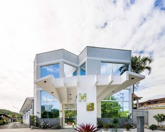Hotel Brasil - Penha - Building