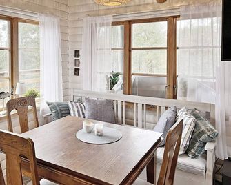 5 Person Holiday Home in Nynashamn - Nynashamn - Їдальня