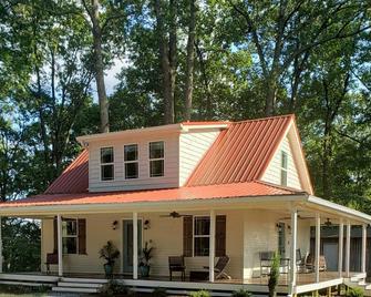 Porchland Cottage -Practically New House With Countryside View -Pet Friendly - Portland - Building