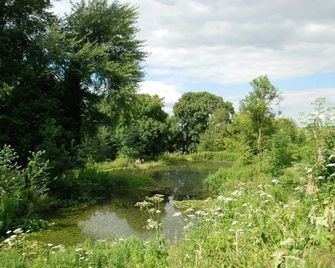 Love2Yurt - Brackley - Vista del exterior
