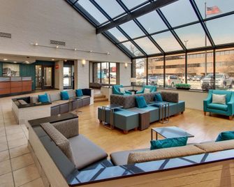 Pear Tree Inn St. Louis Airport - St Ann - Лаунж