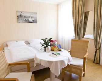Hotel Garni Viktoria - Lindau - Bedroom