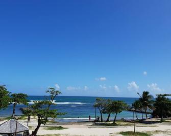 Ti Karèt bungalow with Jacuzzi and panoramic view of Les Saintes - Capesterre-Belle-Eau - Plage