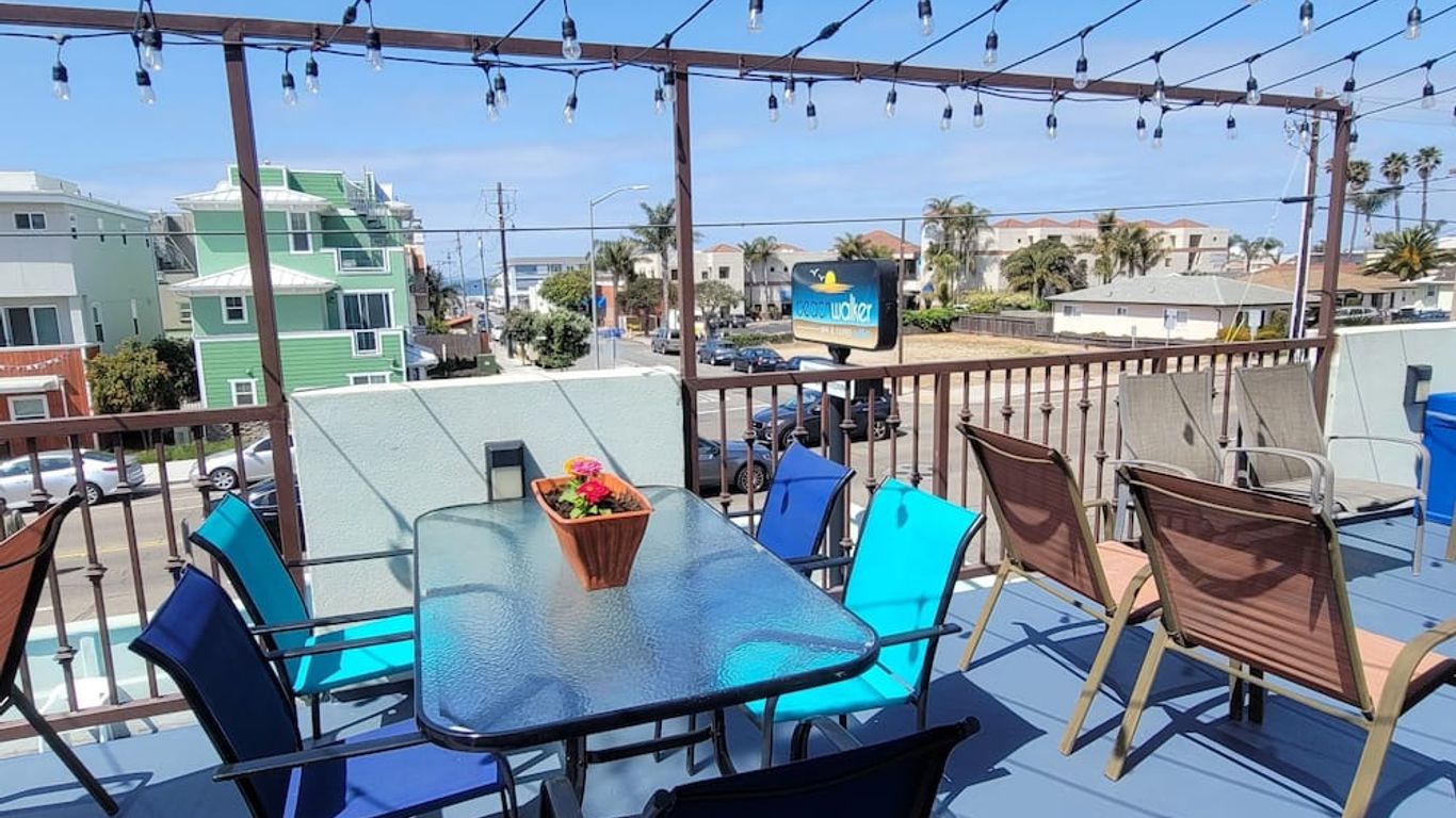 Beachwalker Inn & Suites