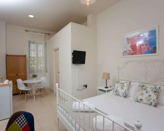 Shongas Inn - Derýneia - Habitación