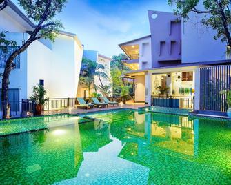 Amoravida By 7 Apple Resorts, Goa - Bardez - Piscina