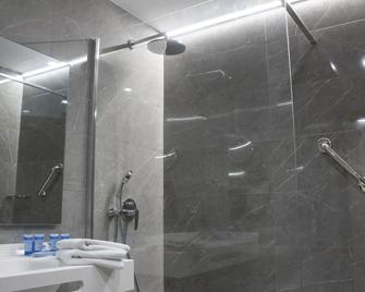 Hotel Olimpo - Isla - Bathroom