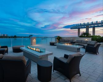 Hampton Inn and Suites Clearwater Beach - Clearwater Beach - Restaurante
