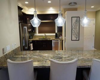 Fully Equipped Apt W/Impeccable Service-Fast Wi-Fi - Santa Clara - Kitchen