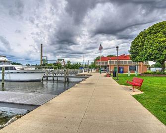 Downtown Grand Haven Apt Less Than 1 Mi to Lake Michigan - Grand Haven