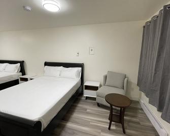 Kitchenette room in beautiful Radium Hot Springs - Radium Hot Springs - Quarto