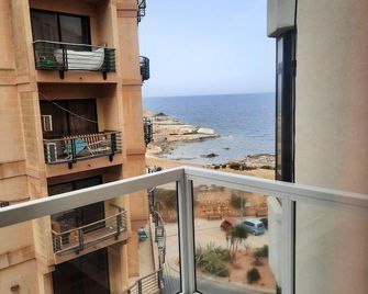 Shoreline Hotel - St. Julian’s - Parveke