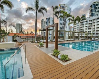 Qube Broadbeach - Broadbeach - Pool