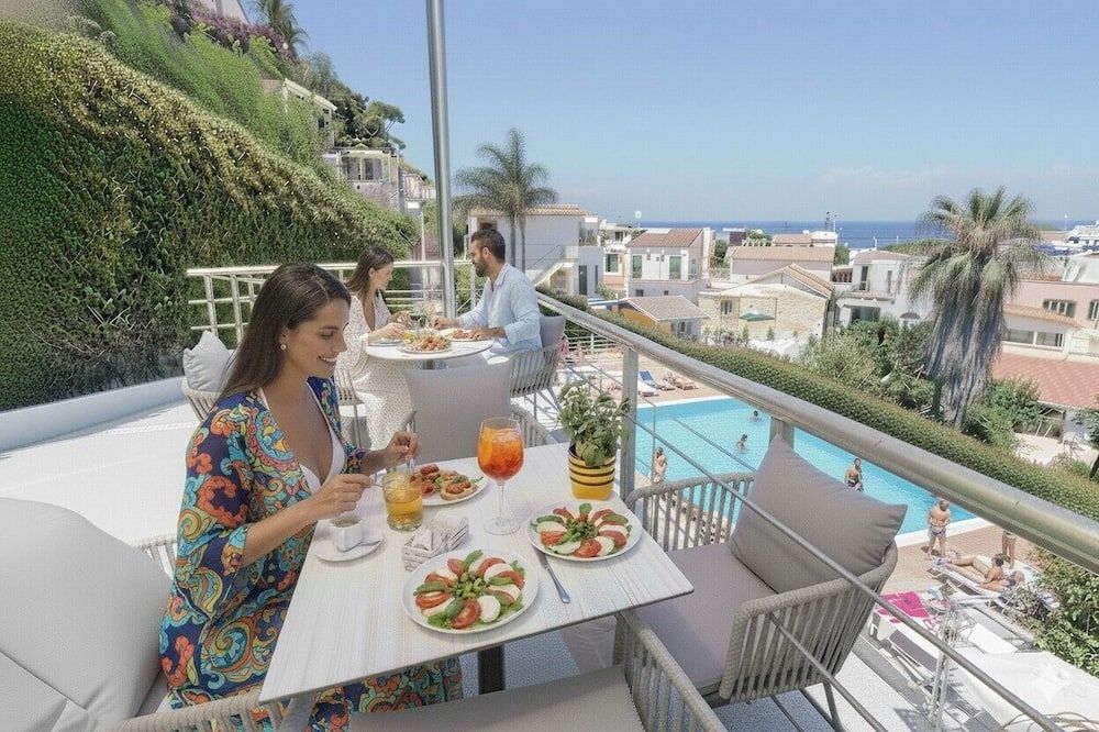 Marina 10 Boutique&Design Hotel - Casamicciola Terme - Balcón