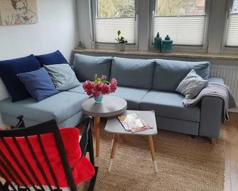 Neu! Ferienwohnung Alleweltchen Mit Balkon - Buxtehude - Wohnzimmer