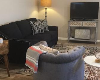 Modern Cozy Apartment/Duplex - Lake Charles - Sala de estar
