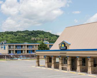 Days Inn by Wyndham Staunton - Staunton - Edificio