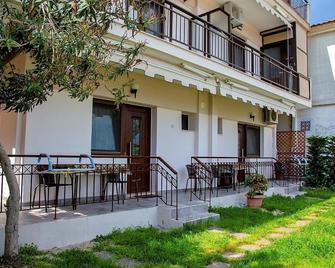 Dimitra House - Stavros - Building