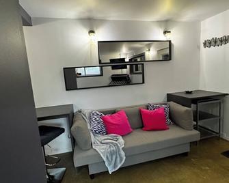 Main Street Suites Nanton - Nanton - Living room