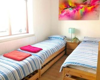 1 Fitzhamon Embankment Apartments Opposite Principality Stadium - Long Stay Offer - Cardiff - Camera da letto