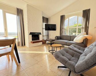 Pet-free bungalow on the Grevelingenmeer - Brouwershaven - Living room