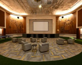 Cozysuites The Block - Direct Skybridge Access #2 - Indianapolis - Lounge