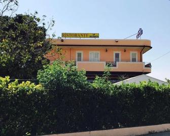 Hotel Ristorante La Decanata - Isola di Capo Rizzuto - Building