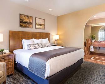 One Bedroom Suite Perfect for 1-4 People - Phoenix - Bedroom