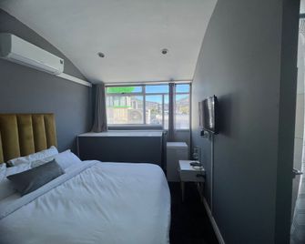 M&B Backpackers - Cape Town