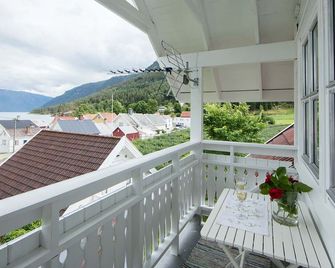 Villa Solvorn - Solvorn - Balcón