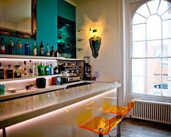 Acqua Beach Weymouth - Weymouth