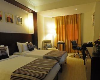 Golden Tulip Udaipur - Udaipur - Habitación