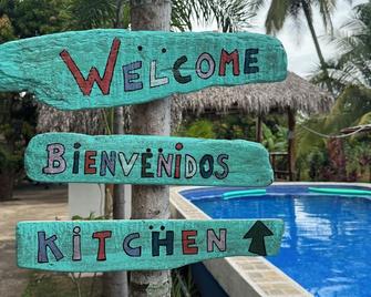 Beachfront Escape in Esterillos Centro - Pool, A/C, WiFi & Private Rooms - Bejuco