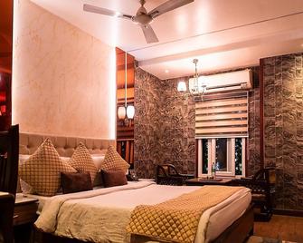 Golden Hotel Boutique - Opp Railway Station - Raipur - Habitación