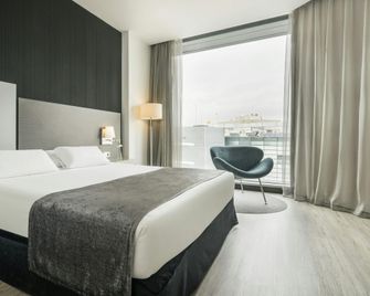 Hotel Ilunion Atrium - Madrid - Bedroom