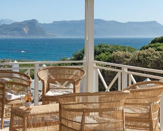 Boulders Beach Hotel, Cafe and Curio shop - Simon's Town - Balkon