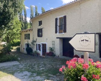 Les Deux Chevaux Chambres D'hotes - Val-du-Faby - Gebäude
