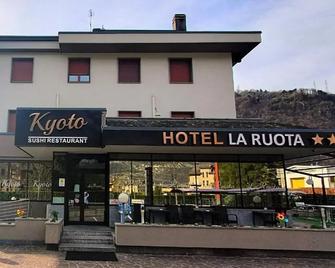 Hotel La Ruota - Morbegno - Building