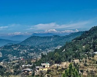 Omvilla With Mountain View - Mukteshwar - Outdoors view