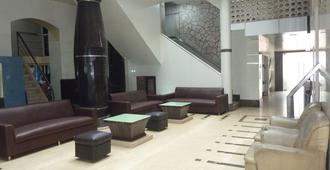 Hotel Stars - Bombay - Lobby